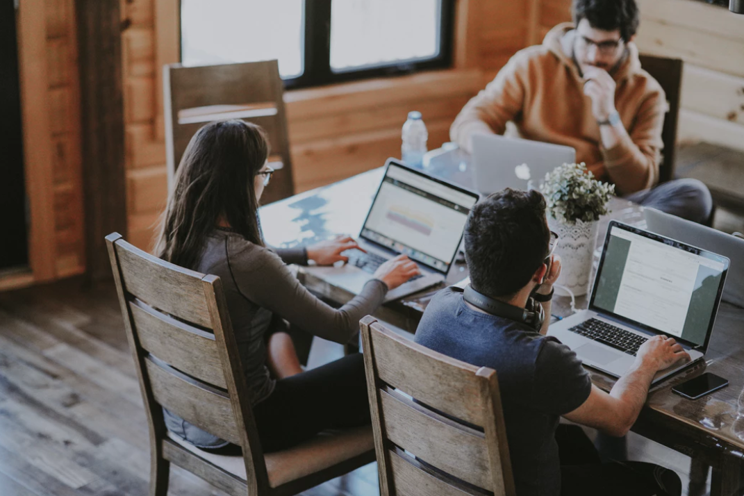 Freelance dans un open space